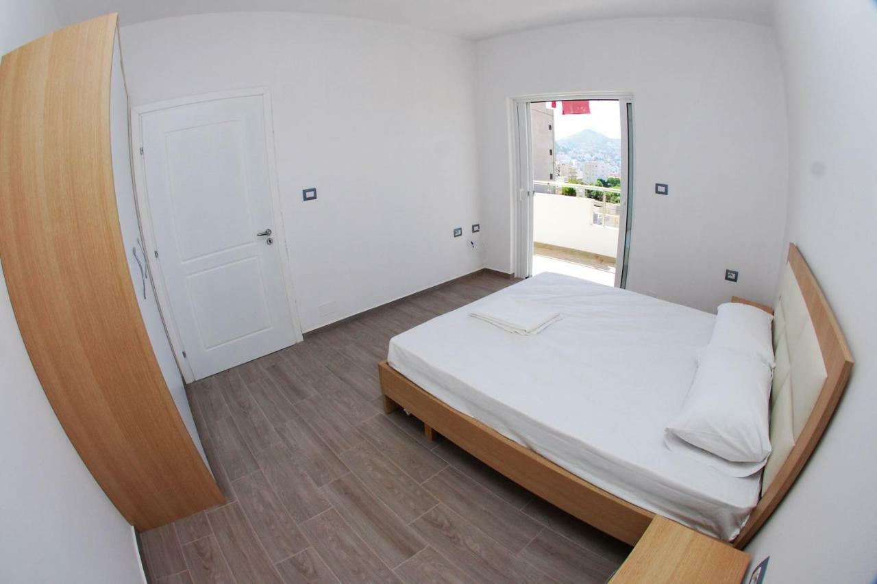 Rafail'S Apartment Sarandë Esterno foto